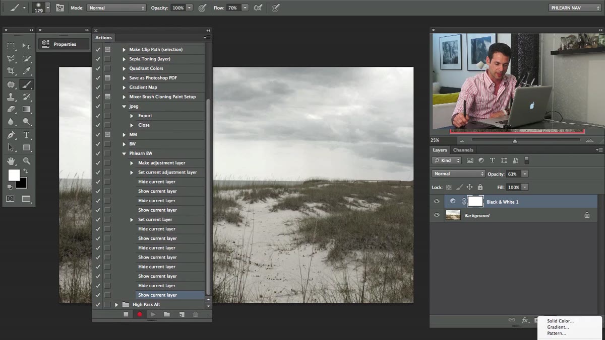 Adjusting the Blue channel in a Levels adjustment layer