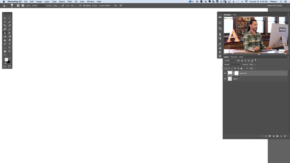 White solid color layer beneath the kiss layer in Layers panel