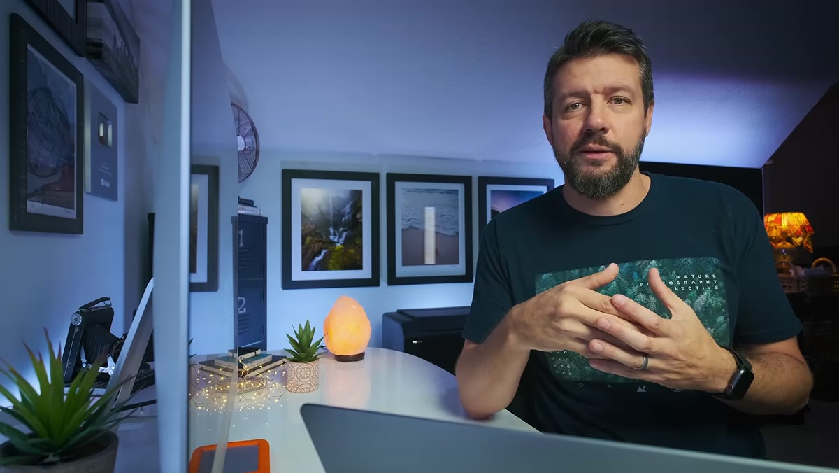 First waterfall image on screen, Mark explaining &ldquo;the reason&rdquo;